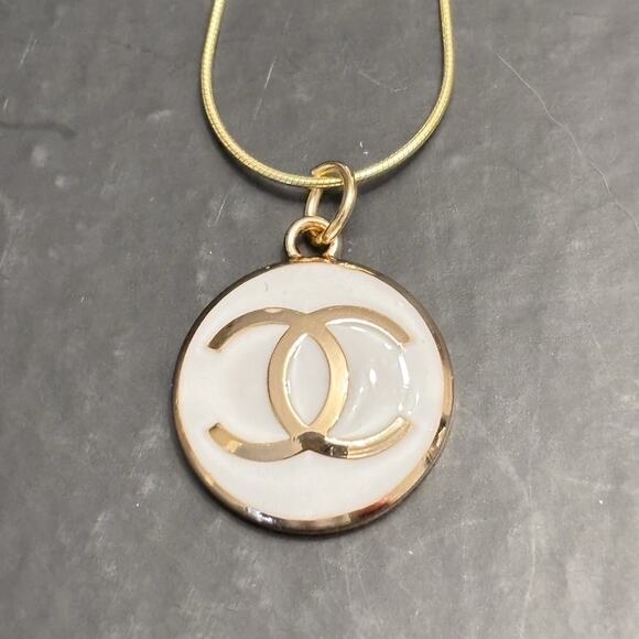 Chanel Button Charm On Unbranded Plated Sterling Silver Chain Necklace Set - Picture 2 of 9